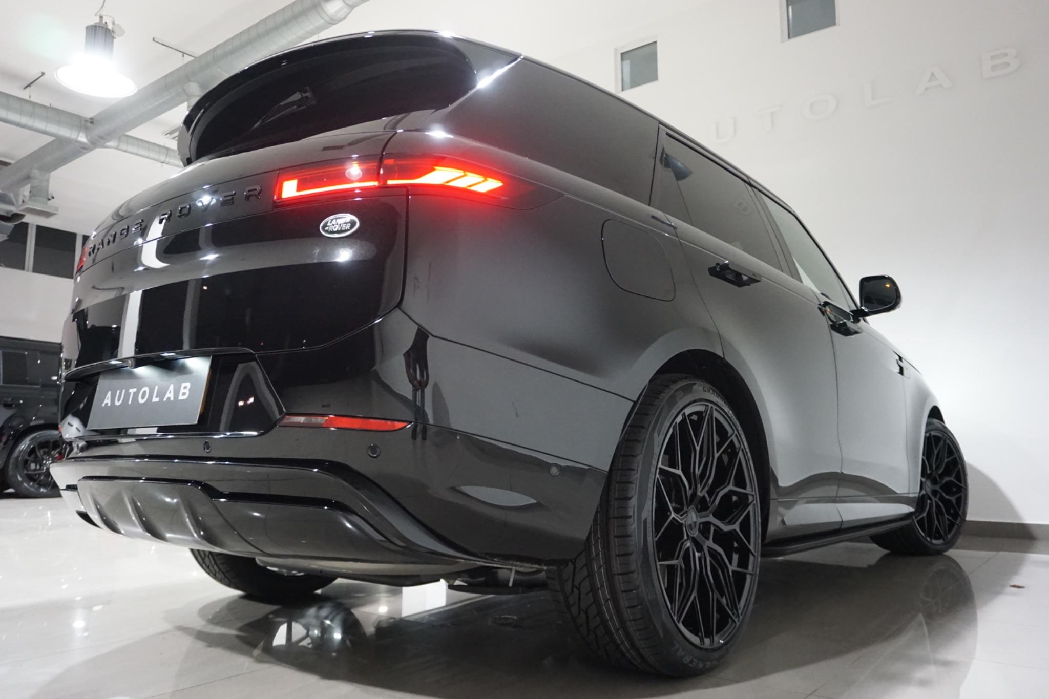 Land Rover Range Rover Sport 3.0 D300 MHEV Dynamic SE Auto 4WD Euro 6 (s/s) 5dr